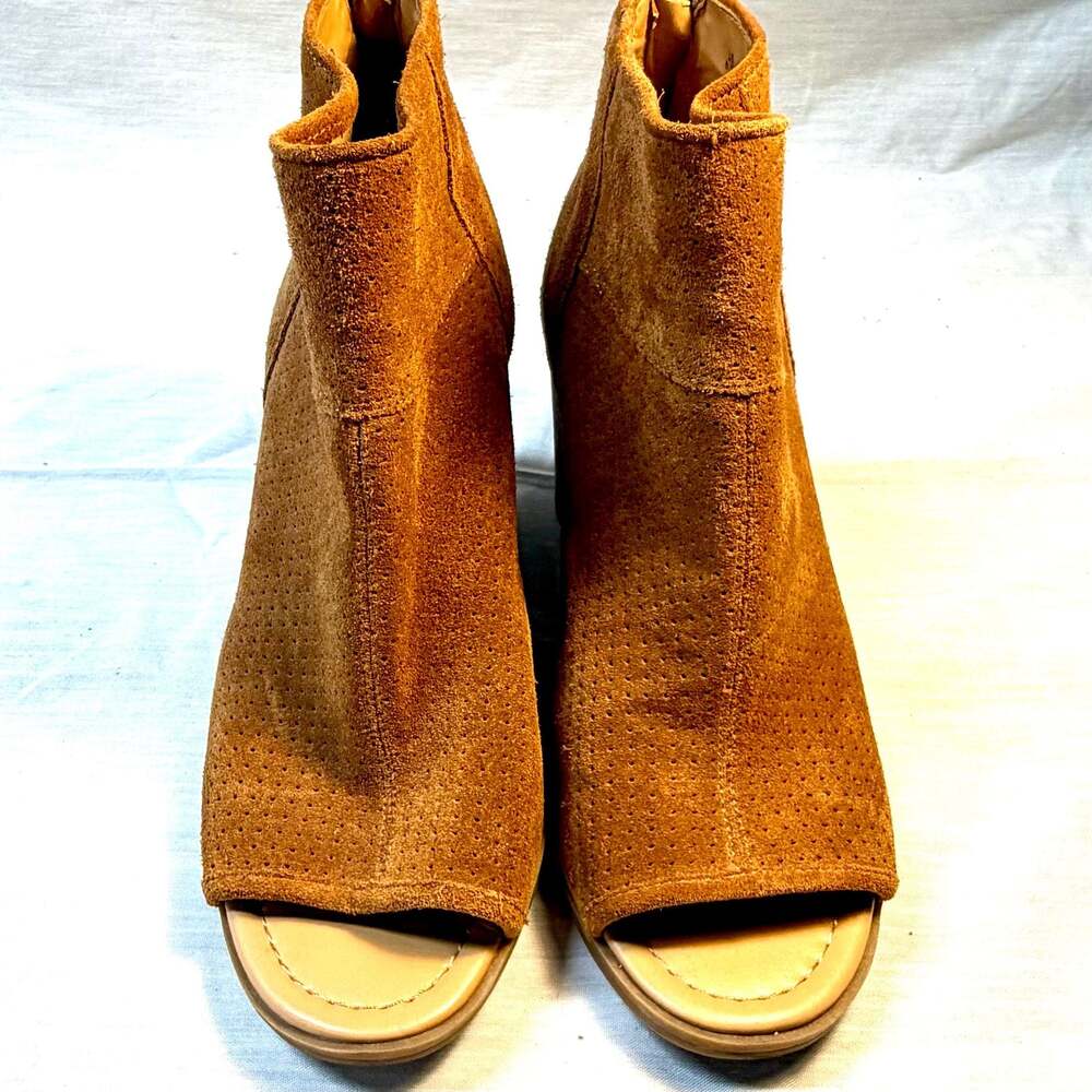 Franco Sarto Goldie Brown Suede Perforated Peep Toe Booties Size 8.5M